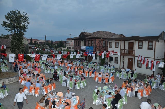 BELEDİYENİN TOPLU İFTARI
