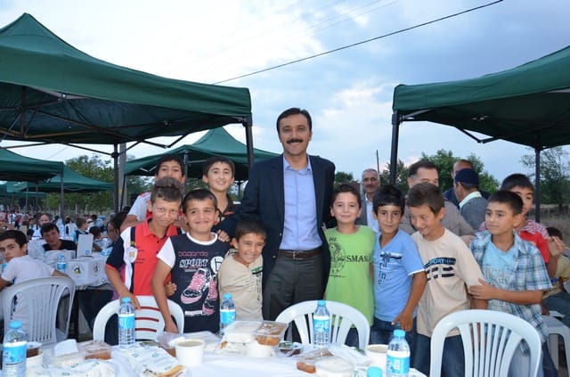 ARAPÇİFTLİĞİ MAHALLESİNDE TOPLU İFTAR