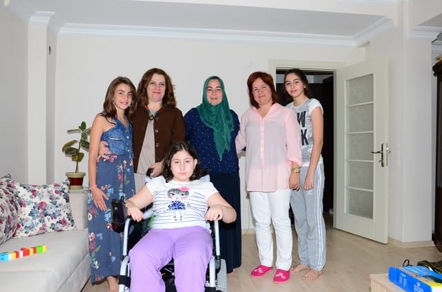 İKİ ENGELLİ DAHA AKÜLÜ SANDALYEYE KAVUŞTU