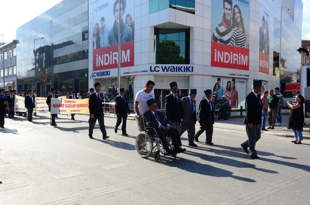 GAZİLER BİZİM ONURUMUZDUR