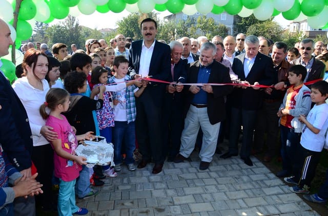 YENİ MAHALLE PARKI AÇILDI