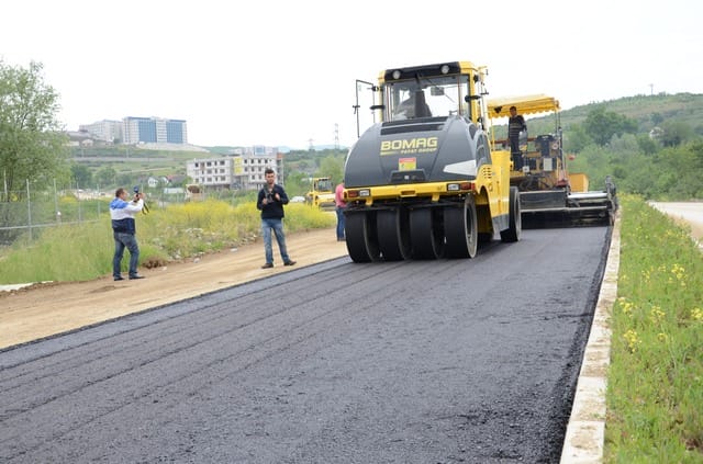 ÜNİVERSİTE YOLU ASFALTLANDI