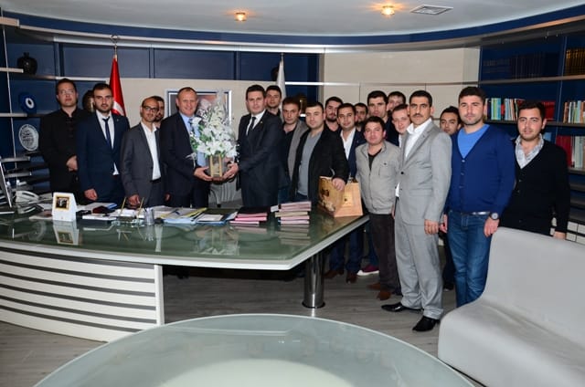 BAŞKAN KELEŞTEN GENÇLERE TEŞEKKÜR