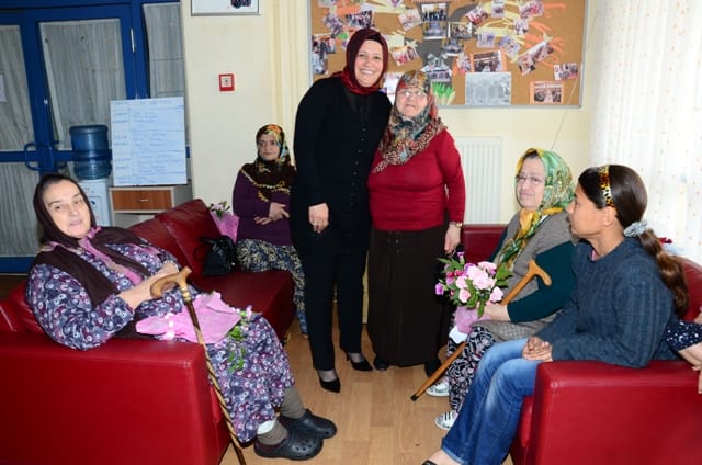 GÖNÜL KELEŞ ANNELERİN YÜZÜNÜ GÜLDÜRDÜ