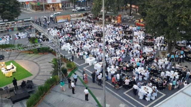 DÜZCE BELEDİYESİNDEN KARDEŞLİK İFTARI