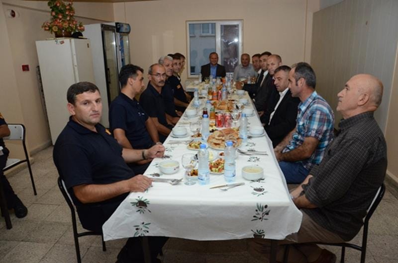 BAŞKAN KELEŞ İTFAİYE PERSONELİYLE AYNI SOFRADA BULUŞTU