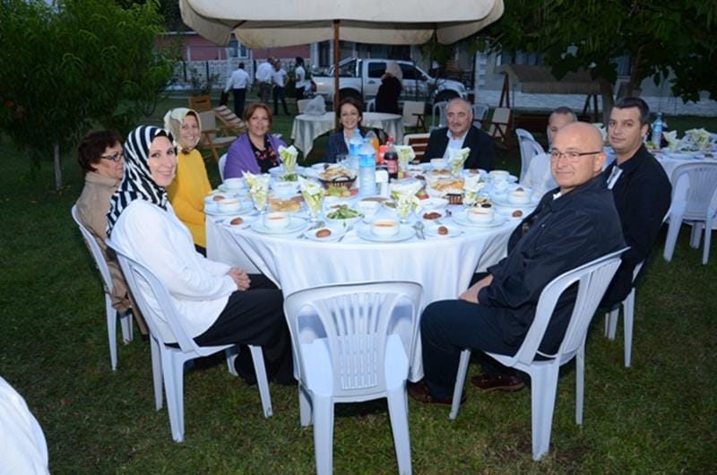 BELEDİYE MECLİSİ CAYMAZIN EVİNE KONUK OLDU