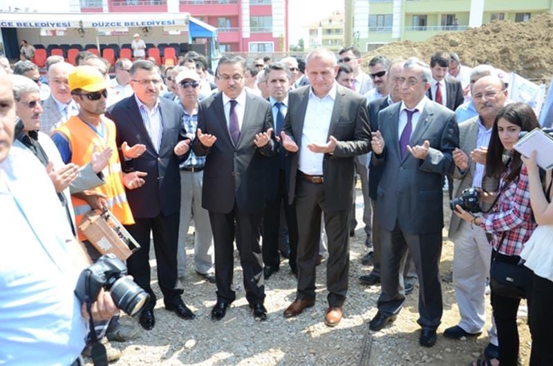 BAŞKAN KELEŞ TEMEL ATMA TÖRENİNE KATILDI