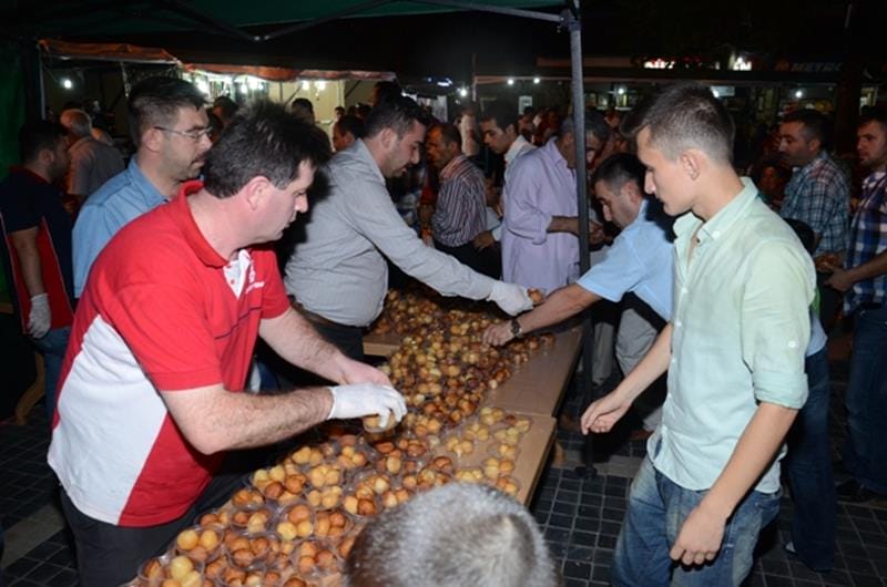 KADİR GECESİNDE LOKMA İKRAM EDİLDİ