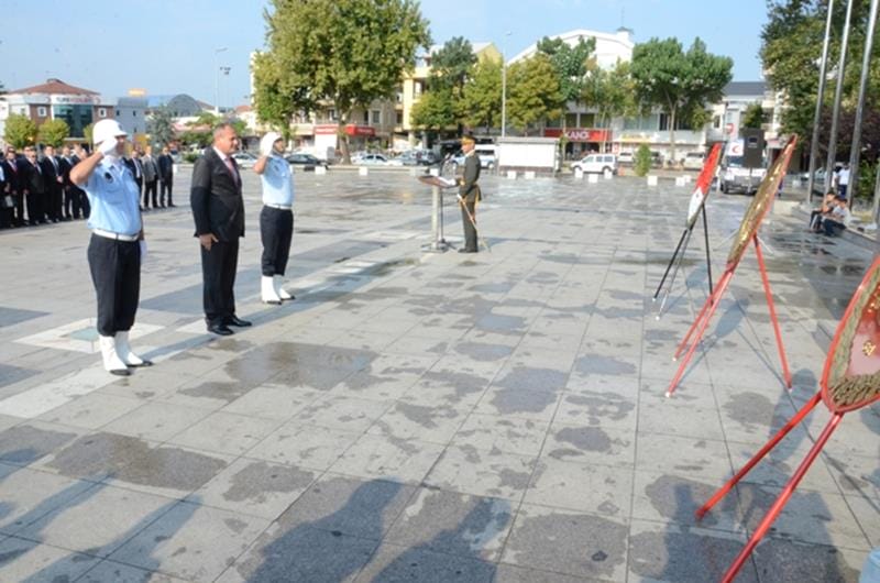 30 AĞUSTOS ZAFERİ TÖRENLERLE KUTLANDI