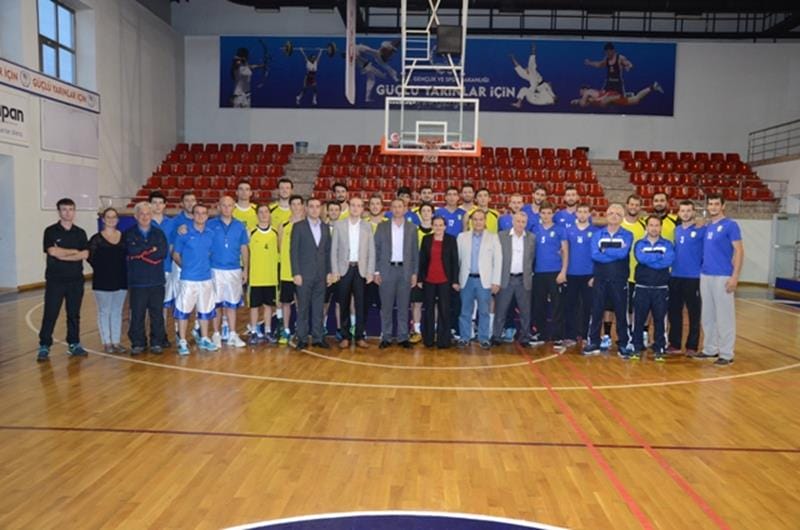 DÜZCE BELEDİYESPOR YÖNETİMİNDEN TAKIMA ZİYARET