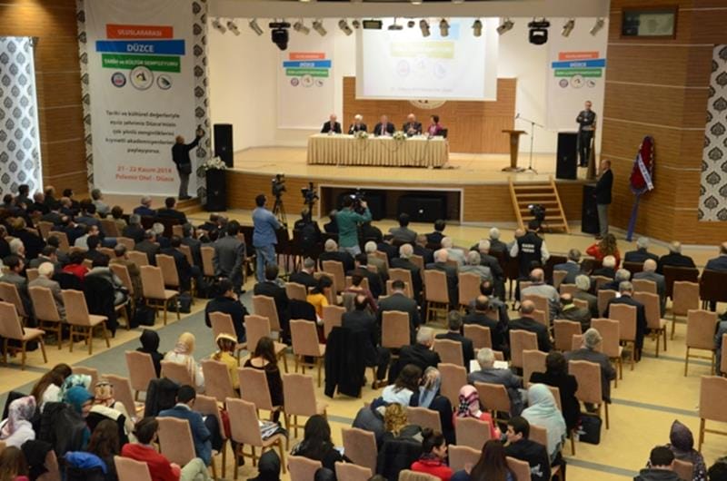 ULUSLARARASI DÜZCE TARİH VE KÜLTÜR SEMPOZYUMU BAŞLADI