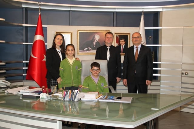 BAŞKANLIK MAKAMINDA 23 NİSAN COŞKUSU