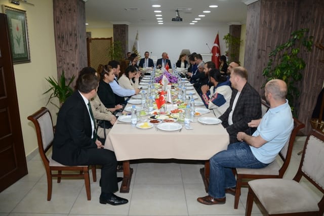 BAŞKAN KELEŞ MEDYA MENSUPLARIYLA BİR ARADA