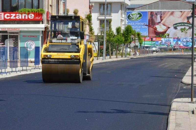 BOĞAZ KÖPRÜSÜ´NDEN SONRA İSTANBUL CADDESİ´NDE