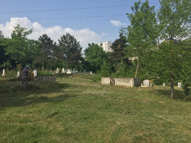 MEZARLIKLAR BAKIMA ALINDI