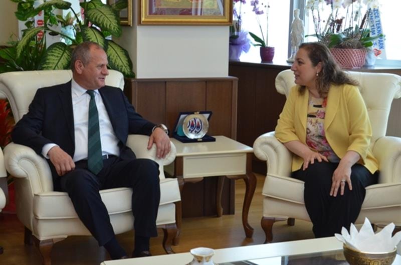 BAŞKAN KELEŞ VE MECLİS ÜYELERİNDEN REKTÖR ÇAKAR´A ZİYARET