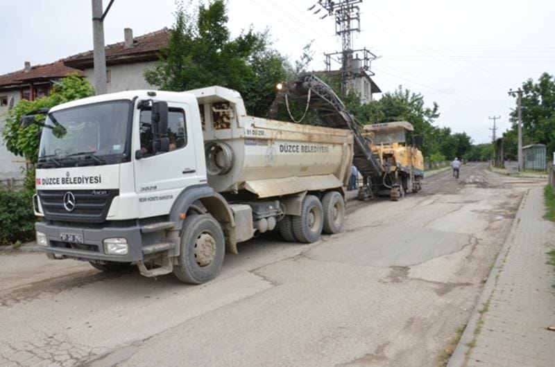 KOÇYAZI´DA ASFALTLAMA BAŞLADI