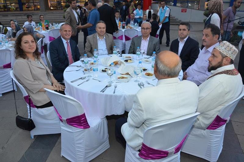 KARDEŞLİK İFTARINA DÜZCELİLER´DEN YOĞUN İLGİ