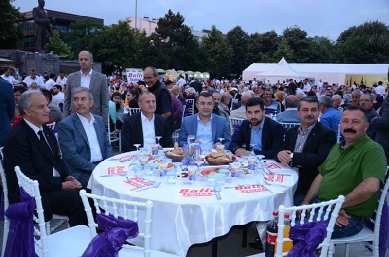 BAŞKAN KELEŞ, AK PARTİ´NİN İFTAR YEMEĞİNE KATILDI