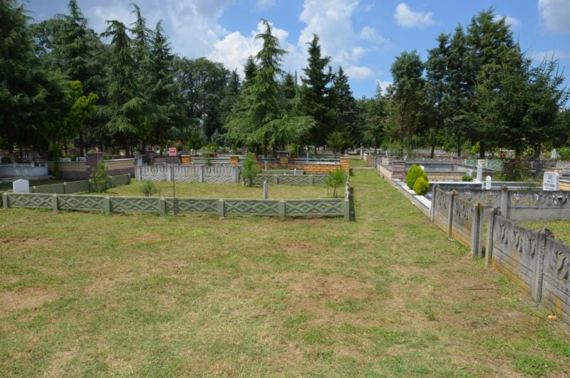 MEZARLIKLAR BAYRAM ZİYARETİNE HAZIRLANDI