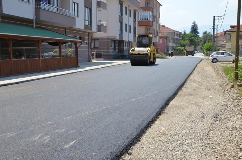 UZUNMUSTAFA MAHALLESİ´NDE ASFALT ÇALIŞMALARI