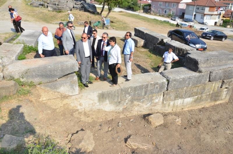 VALİ FİDAN VE BAŞKAN KELEŞ KAZI ALANINDA