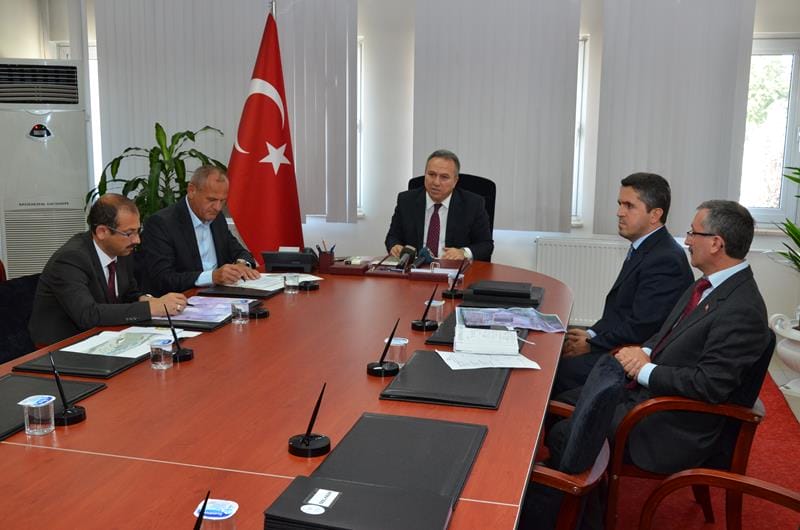 DÜZCE BELEDİYESİ ŞIRALIK´TA SOSYAL VE SPORTİF MEKANLAR YAPIYOR