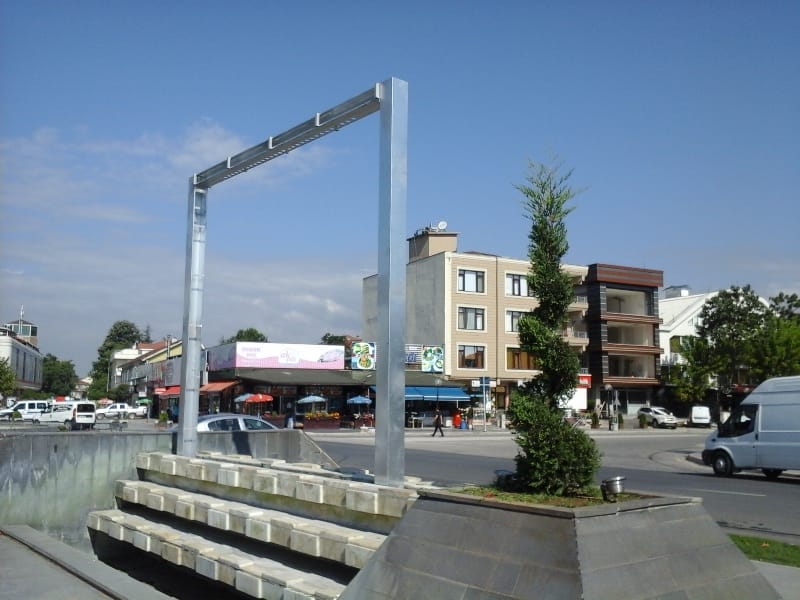 ANITPARK ÖNÜNE DEKORATİF HAVUZ