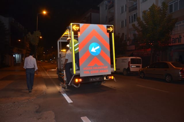 İSTANBUL CADDESİNDE ÇİZGİ ÇALIŞMASI YAPILDI
