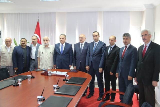 OTİSTİK ÇOCUKLARA YAPILACAK OKUL İÇİN İMZALAR ATILDI