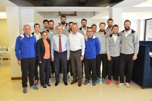 BAŞKAN BASKETBOLCULARLA BİRARAYA GELDİ