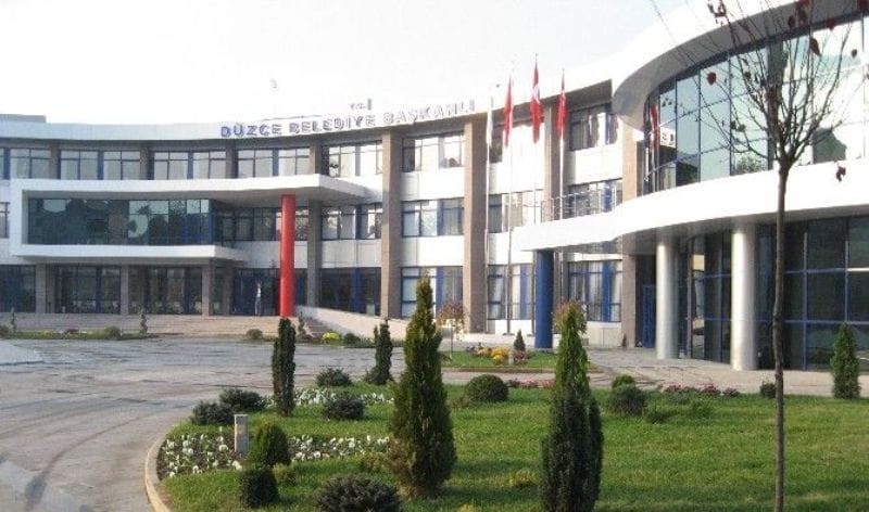 DÜZCE BELEDİYESİ FUTBOL TURNUVASI YAPIYOR