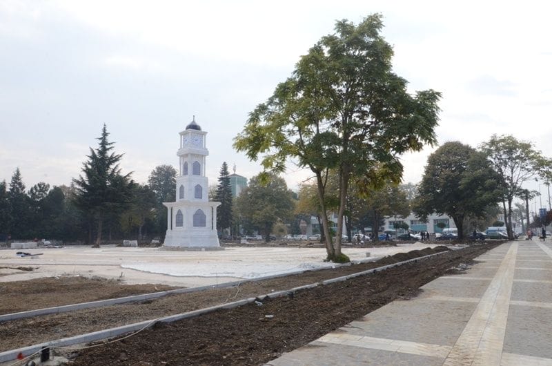 DÜZCE LİSESİ PARKI MEYDANA ÇIKTI