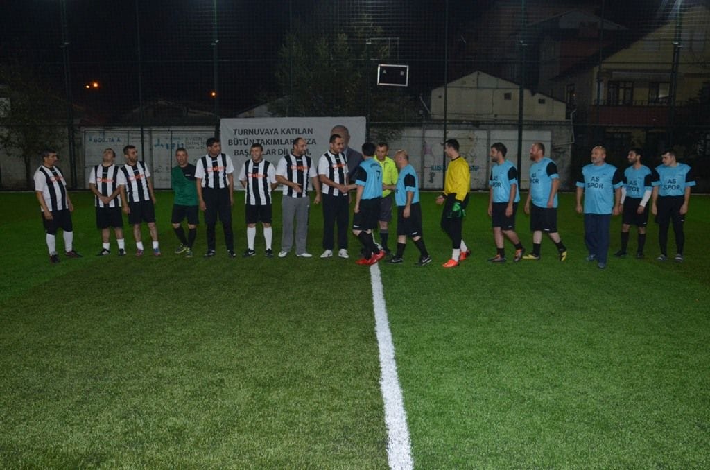 TURNUVADA ÇEKİŞTİLER