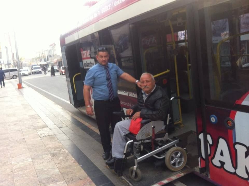 OTOBÜSLERDEKİ ENGELLİ RAMPASI
