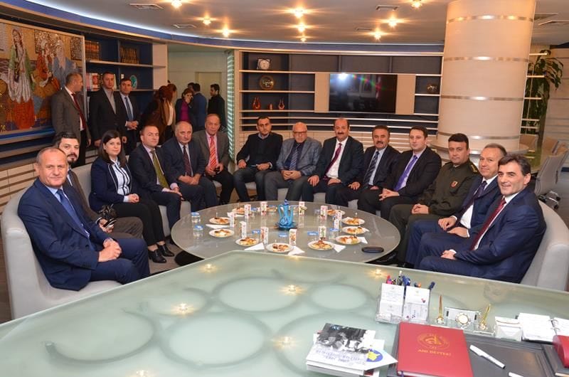 KOSOVA HEYETİ BAŞKANLIKTA