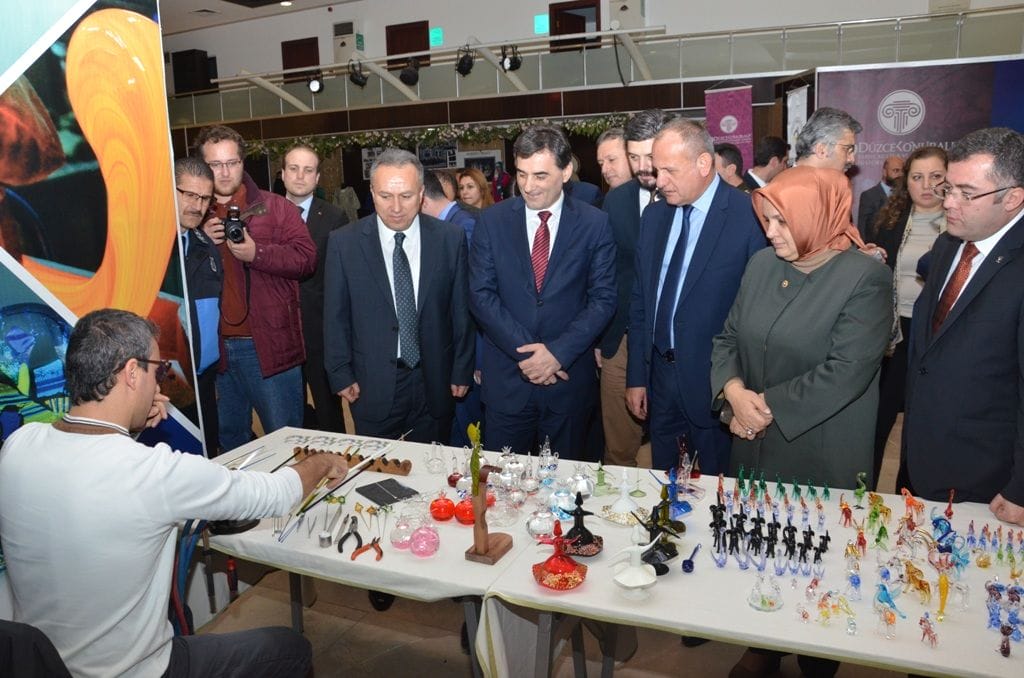 SEMPOZYUM SERGİSİ BEĞENİ ALDI