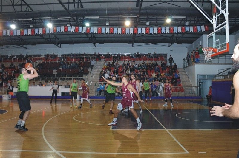 BASKETBOLDA KRİTİK 4 HAFTA