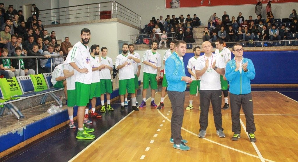 BASKETBOL TAKIMI GALİBİYETE KİLİTLENDİ