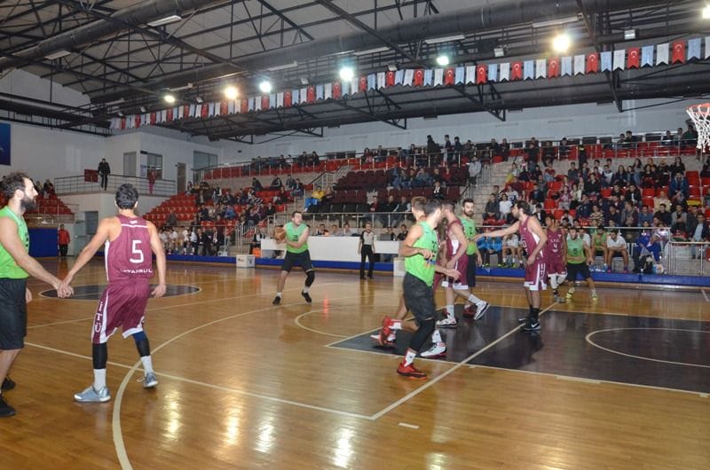 BASKETBOL TAKIMI SON ÜÇ MAÇA KİLİTLENDİ