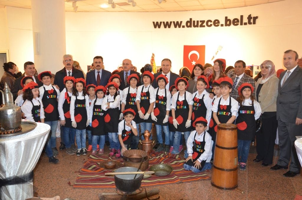 ANANE ACIKTIM SERGİSİ