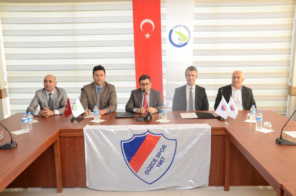 ÜNİVERSİTE İLE DÜZCESPOR PROTOKOL İMZALADI