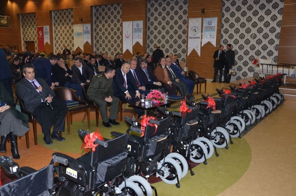 AKÜLÜ ARAÇ VE HASTA YATAĞI VERİLDİ