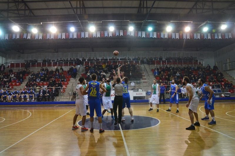 BASKETBOLDA BÜYÜK BAŞARI