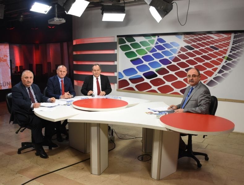 BAŞKAN VE EKİBİ BELEDİYEYİ ANLATTI