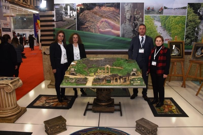 EMITT DÜZCE STANDI İLGİ ÇEKİYOR