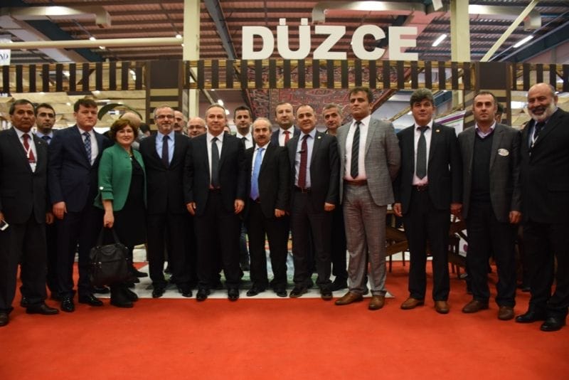 VALİ STANDI ZİYARET ETTİ
