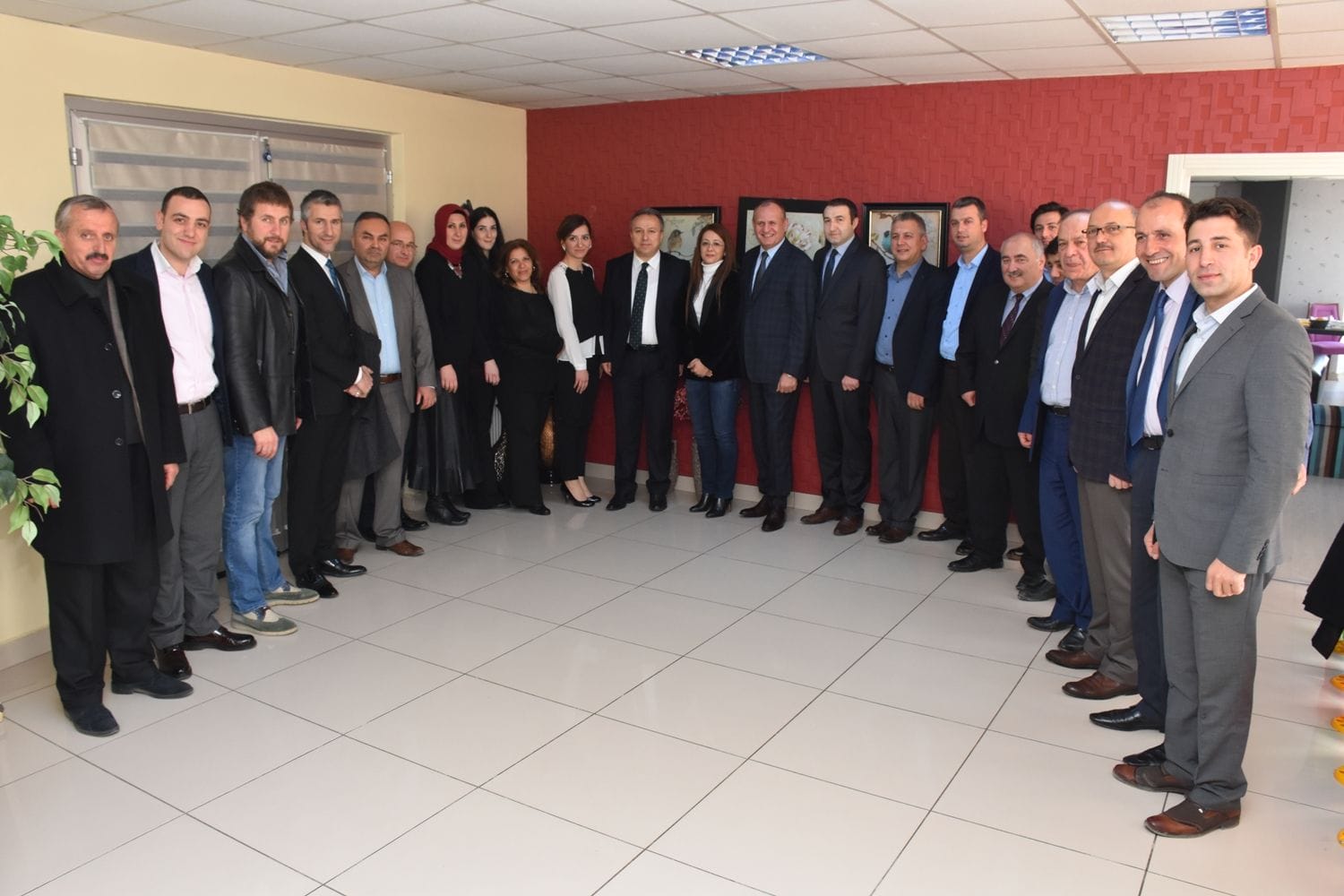 VALİ MECLİS ÜYELERİYLE BİRARAYA GELDİ
