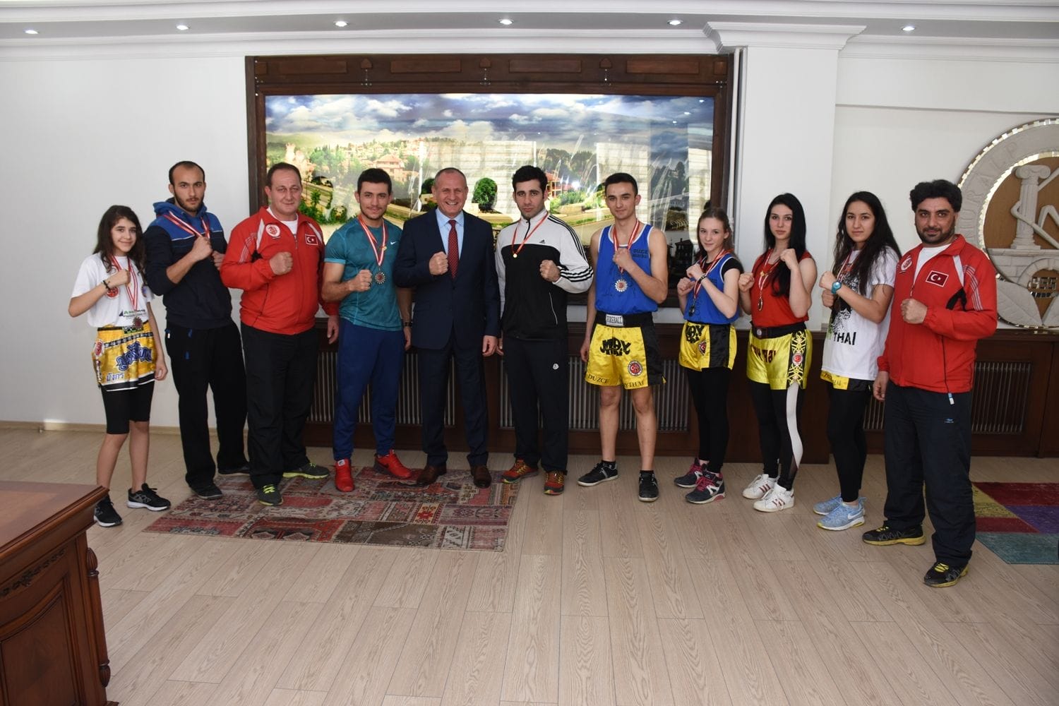 MUAY THAİ EKİBİNDEN ZİYARET